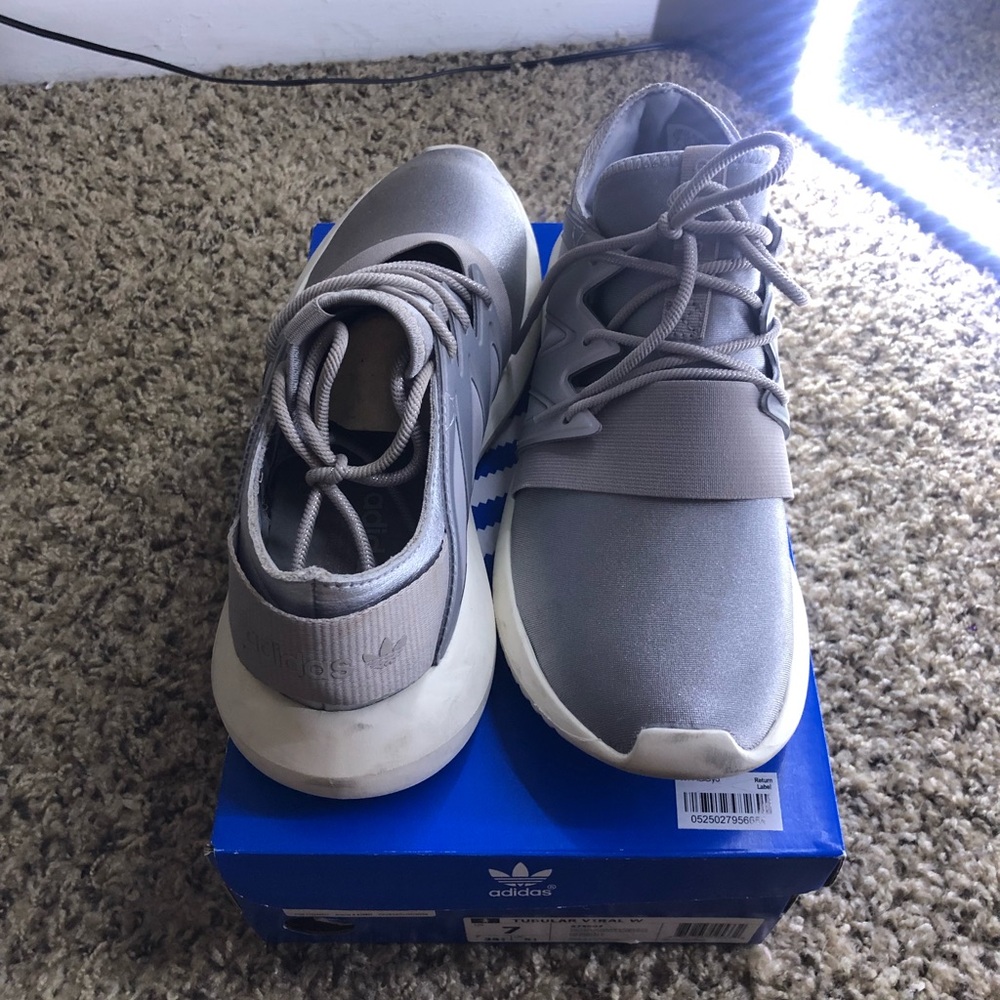 Adidas tubular viral